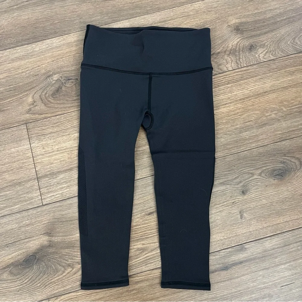 Lululemon Reveal Crop (15") size Small - Picture 6 of 11